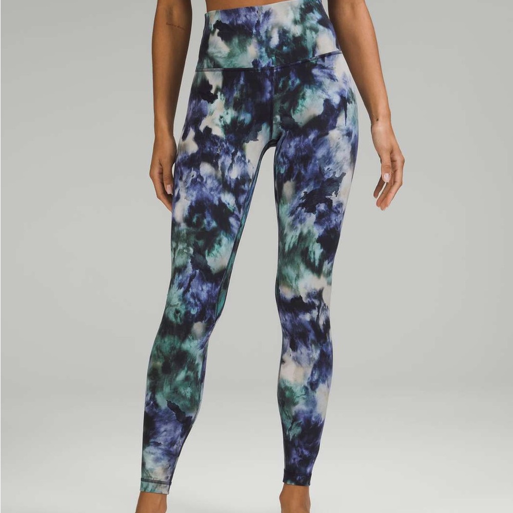 Lulu Align, 25” size 4. NWT